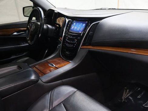 Used 2015 Cadillac Escalade ESV Premium image 11
