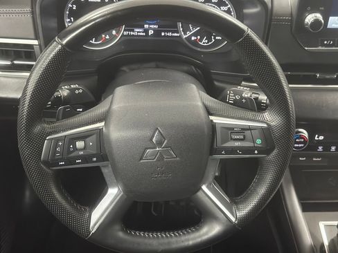 Used 2024 Mitsubishi Outlander SE AWD/4WD image 4