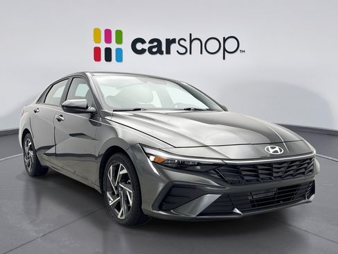 Used 2025 Hyundai Elantra Sport FWD image 7