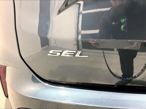 Used 2024 Ford Edge SEL w/ Convenience Package image 24