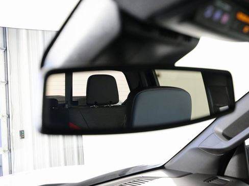 Used 2024 Chevrolet Colorado Z71 w/ Z71 Convenience Package 2 image 23