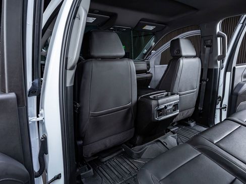 Used 2025 GMC Sierra 2500 SLT w/ SLT Premium Package image 32