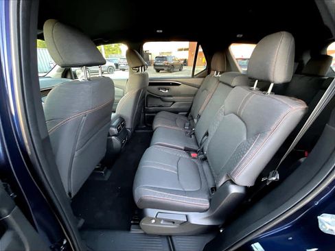 New 2025 Honda Pilot Sport image 15