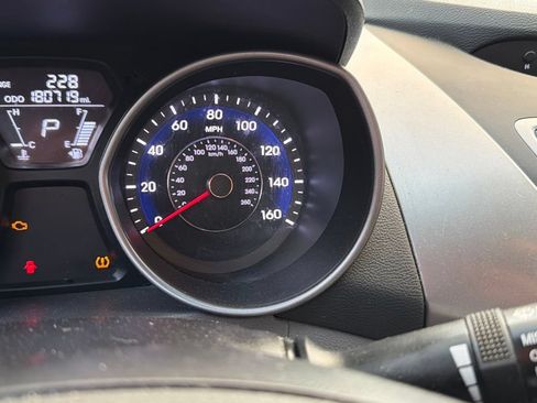 Used 2013 Hyundai Elantra GLS FWD image 8