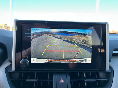 Used 2025 Toyota RAV4 XLE w/ Convenience Package image 13