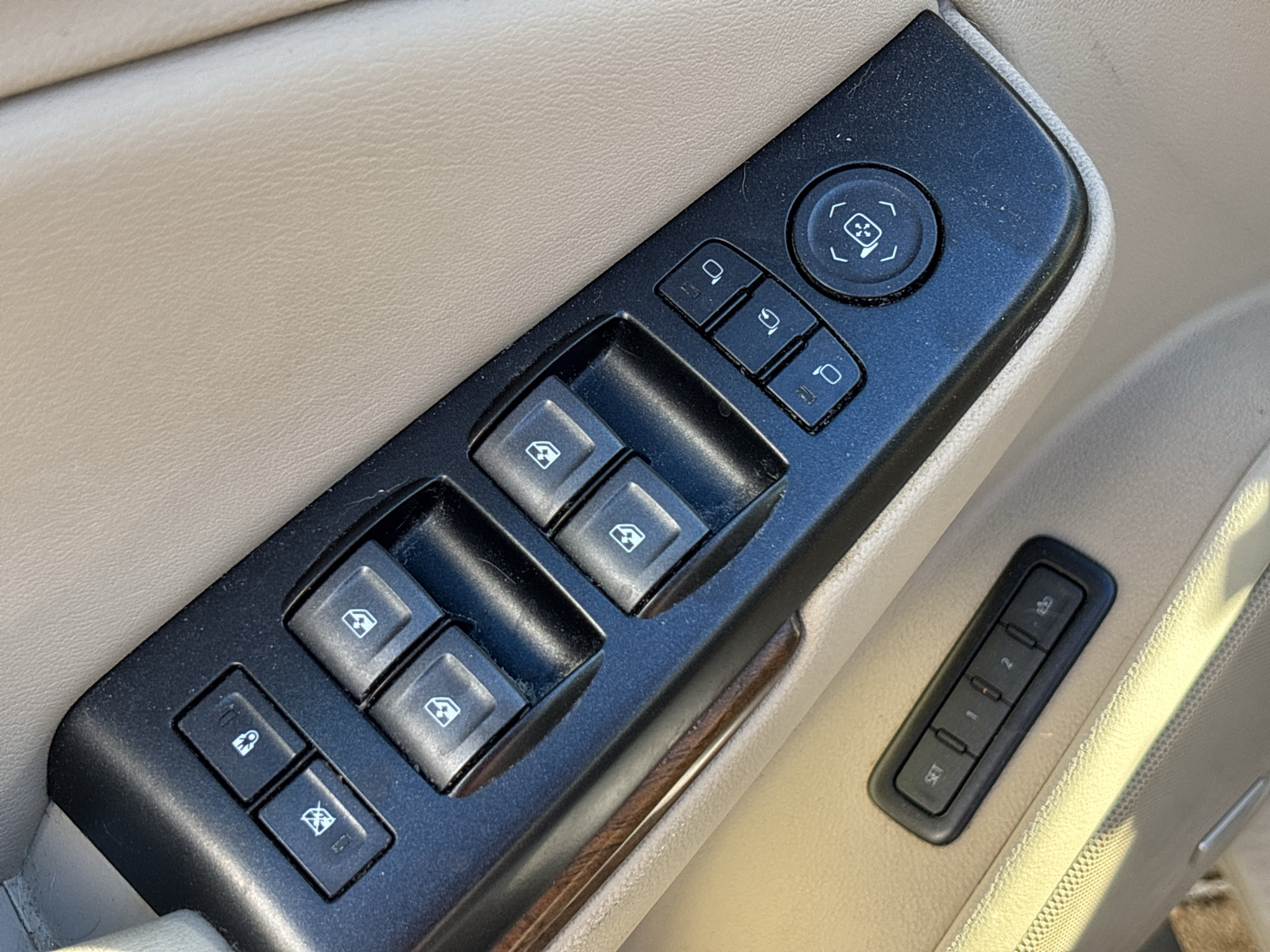 Used 2019 GMC Yukon XL Denali w/ Denali Ultimate Package AWD/4WD image 14