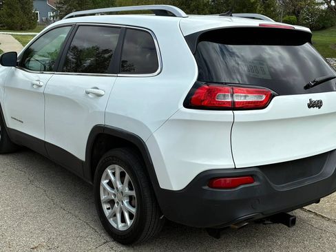 Used 2014 Jeep Cherokee Latitude w/ Cold Weather Group FWD image 4