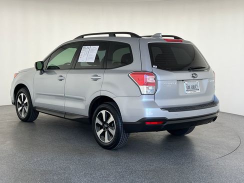 Used 2018 Subaru Forester 2.5i w/ Alloy Wheel Package AWD/4WD image 6