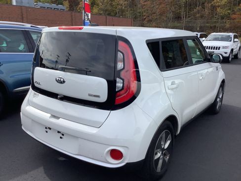 Used 2017 Kia Soul EV image 3
