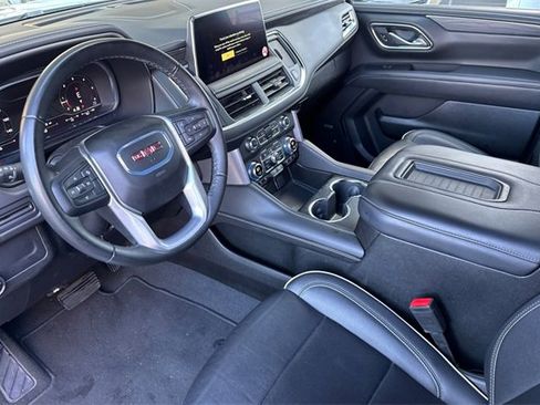 Used 2024 GMC Yukon XL SLT image 10