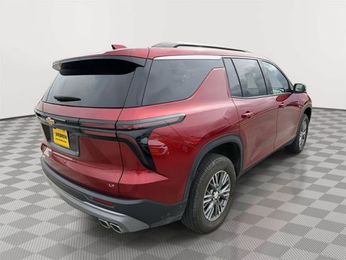 Used 2024 Chevrolet Traverse LT w/ Trailering Package AWD/4WD image 6