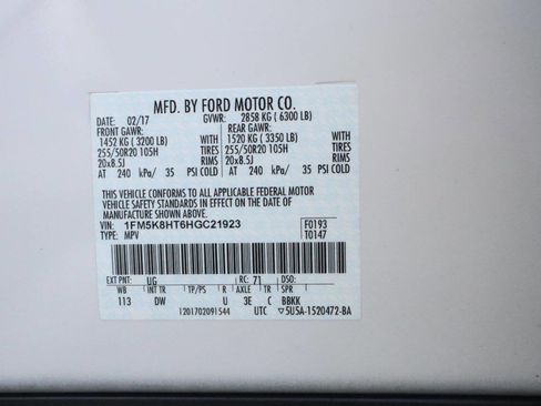 Used 2017 Ford Explorer Platinum image 26