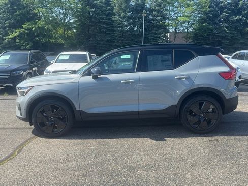New 2026 Volvo XC40 B5 Ultra w/ Protection Package Premier image 4
