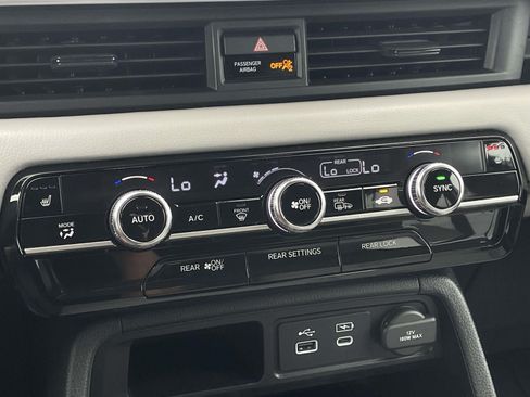 Used 2025 Honda Pilot Touring image 30