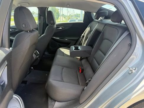 Used 2025 Chevrolet Malibu LT FWD image 14