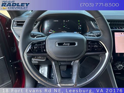 Used 2023 Jeep Grand Cherokee Overland AWD/4WD image 15