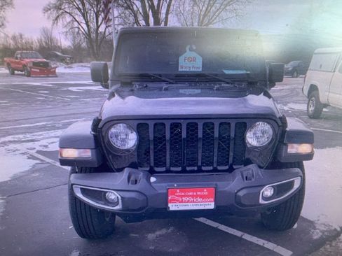 Used 2023 Jeep Gladiator Sport image 16