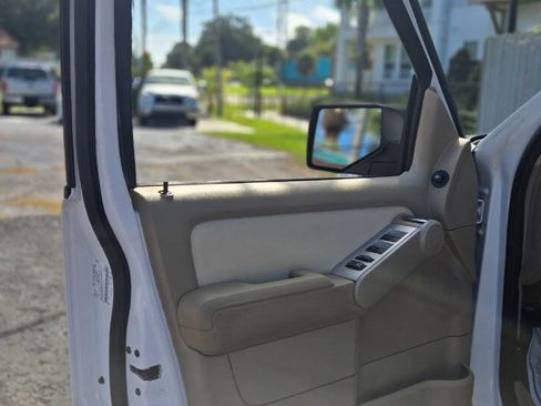 Used 2010 Mercury Mountaineer Premier RWD image 5