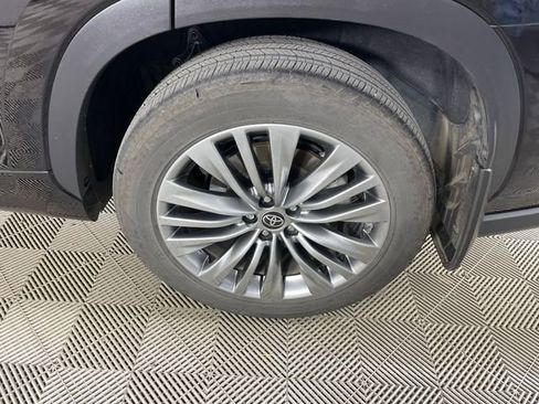 Used 2022 Toyota Highlander Platinum AWD/4WD image 22