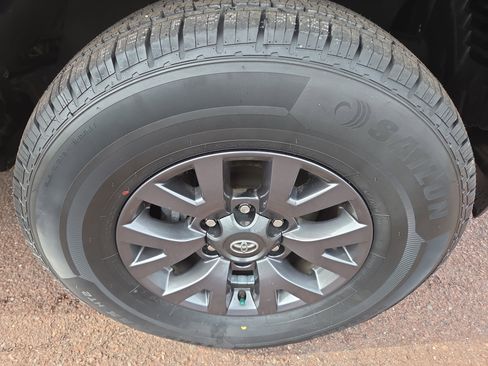 Used 2023 Toyota Tacoma SR5 image 9