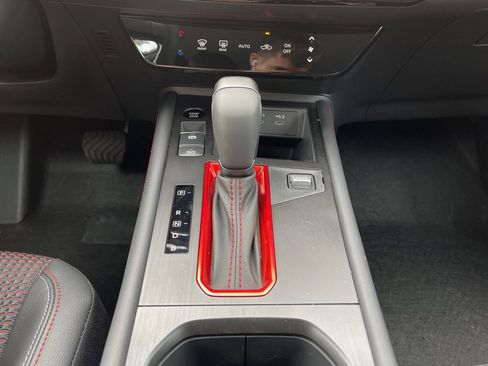 New 2025 Nissan Kicks SR w/ Illumination Package image 10