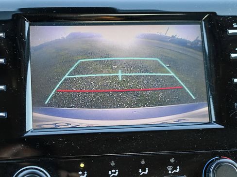 Used 2019 Toyota Camry L image 23