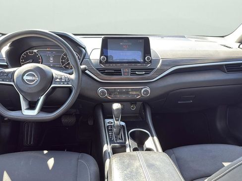 Used 2024 Nissan Altima 2.5 SV image 22