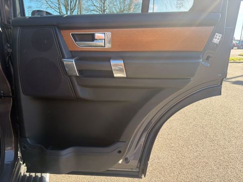 Used 2016 Land Rover LR4 HSE LUX image 23