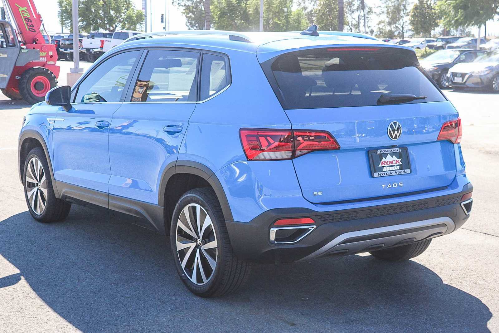 Used 2022 Volkswagen Taos SE FWD image 6