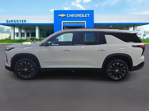 New 2026 Chevrolet Traverse LT w/ Sun and Wheel Package AWD/4WD image 9