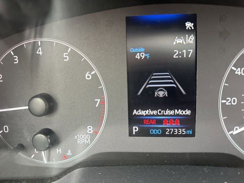 Used 2025 Toyota Corolla Cross LE w/ Moonroof Package image 11