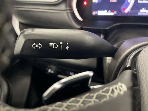 Used 2025 Jeep Grand Cherokee Altitude AWD/4WD image 37
