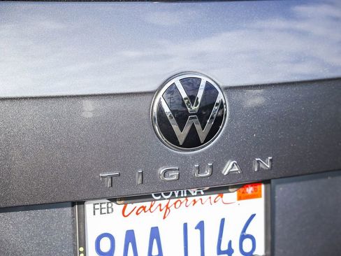 Used 2022 Volkswagen Tiguan SE image 10