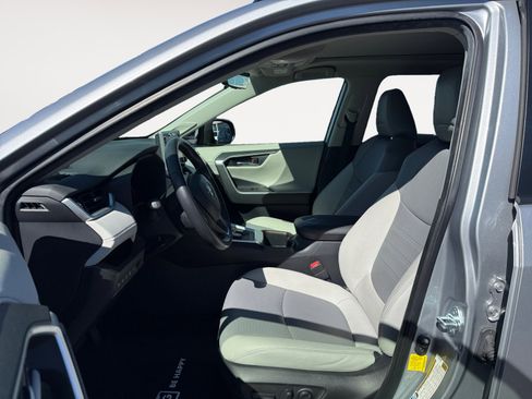 Used 2022 Toyota RAV4 Limited image 10