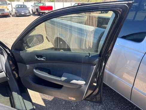 Used 2005 Honda Accord LX image 29