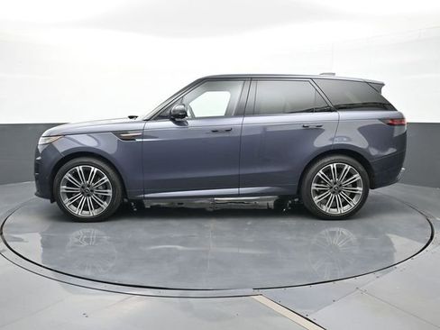 Used 2025 Land Rover Range Rover Sport Dynamic SE image 2