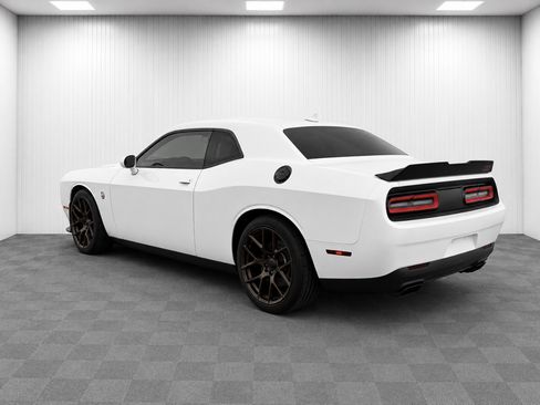 Used 2016 Dodge Challenger R/T Scat Pack RWD image 5