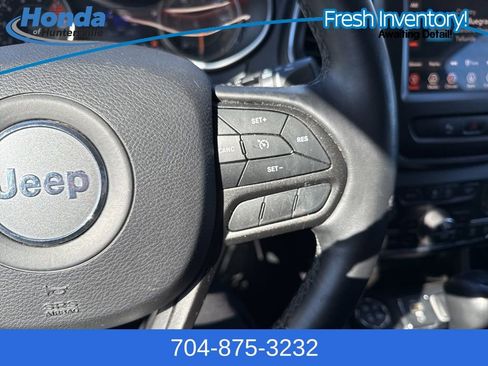 Used 2019 Jeep Cherokee Trailhawk w/ Cold Weather Group image 25