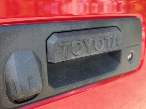 Used 2022 Toyota Tacoma SR5 image 9
