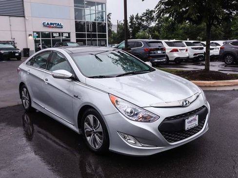 Used 2013 Hyundai Sonata Limited w/ Panoramic Sunroof Pkg FWD image 8