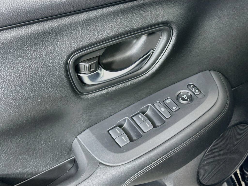Certified 2024 Honda HR-V LX image 17
