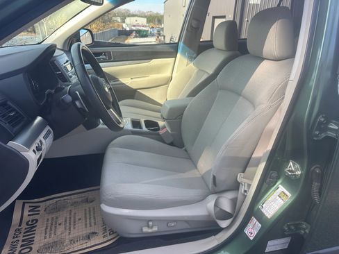 Used 2011 Subaru Outback 2.5i Premium image 9