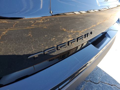 Used 2023 GMC Terrain SLE w/ Driver Convenience Package image 5