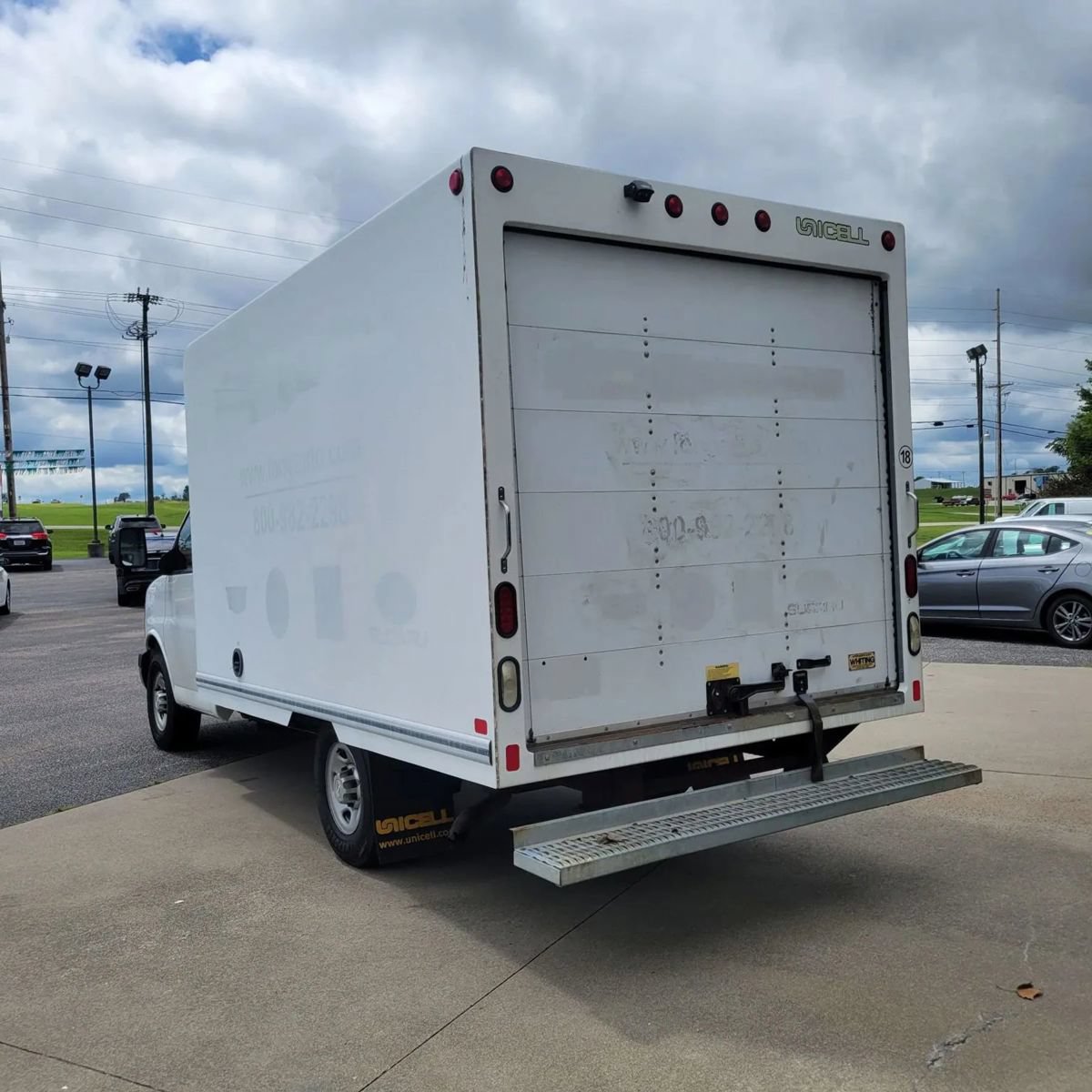 Used 2017 Chevrolet Express 3500 RWD image 6