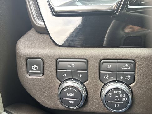 Used 2025 GMC Sierra 1500 SLT image 26