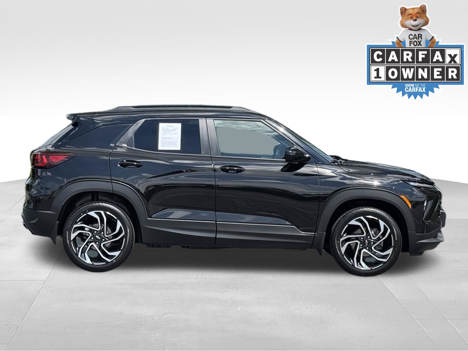 Used 2024 Chevrolet TrailBlazer RS w/ Convenience Package AWD/4WD image 3