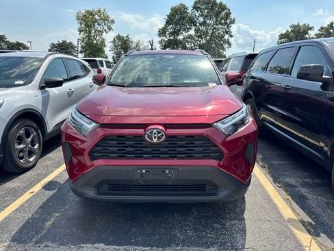 Used 2025 Toyota RAV4 XLE AWD/4WD image 4