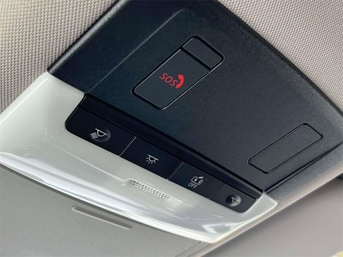 Certified 2025 Nissan Rogue SV image 12