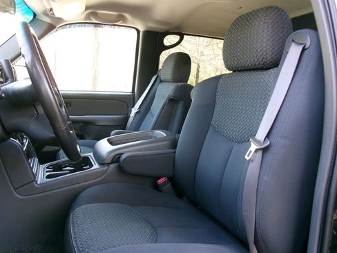 Used 2003 Chevrolet Avalanche 4x4 w/ Suspension Package, Off-Road image 13