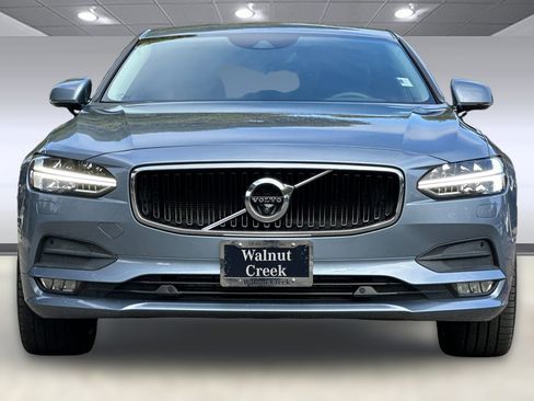 Used 2018 Volvo S90 T5 Momentum w/ Convenience Package image 5